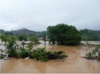 水災(zāi)無(wú)情，人間有愛(ài)